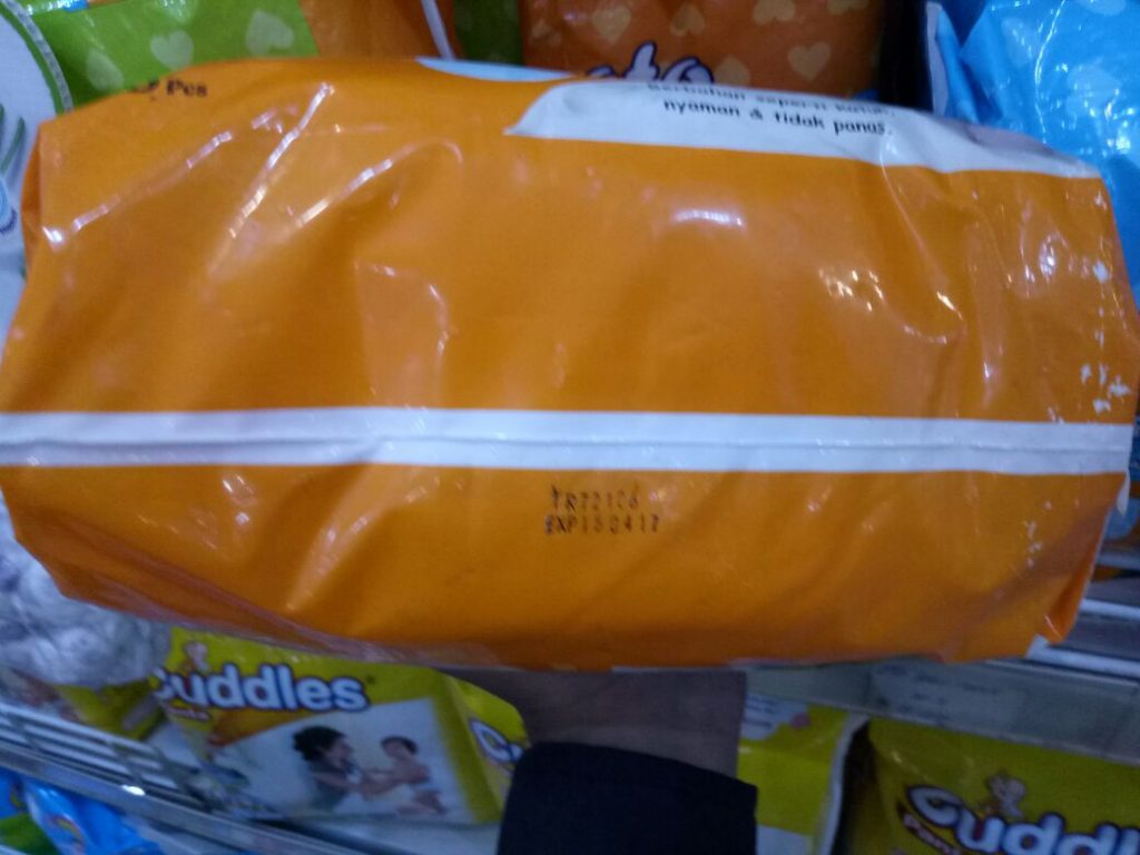 Beli Pempers di Swalayan Global, Ternyata Sudah Kadaluarsa