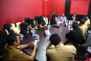 32 Guru K2 Mengadu ke DPRD Kepri