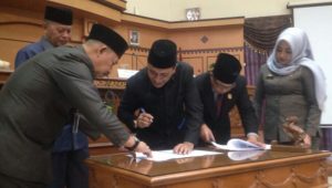 DPRD Dan Pemko Tanjungpinang Sepakati Nota Kesepakatan KUA dan PPAS APBD 2018 Sebesar Rp 817 Milliar
