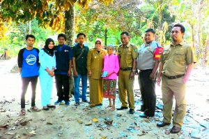 Ngesti Kunjungi Rumah Ropiah Yang Terbakar, Minta Jangan Pojokan Pelaku