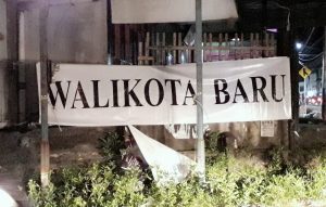 Spanduk Wali Kota Baru Bertebaran, Motifnya Apa Ya?