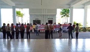 Warga Dompak Kembali Gelar Demo ke DPRD Kepri