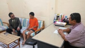 Jumaga Nadeak Jenguk Aksa, Tersangka Pesta Rakyat Berbau Erotis