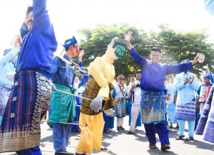 Pawai Ta’ruf, Bupati Bintan “Joget Klasik” ala Makyong