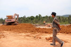 Tinjau Jalan Lintas Timur , Bupati Bintan Pastikan Sesuai Progres