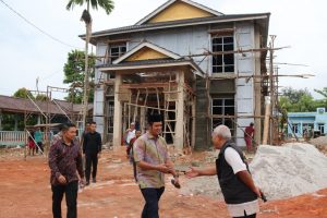 Bupati Bintan Tinjau Renovasi Kantor Kelurahan Kijang Kota