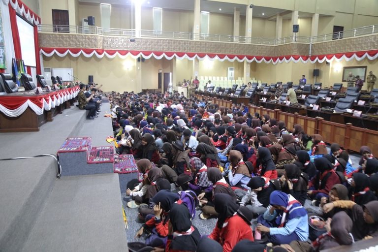 Suasana dalam gedung