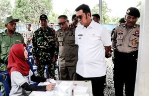 Bupati Bintan Meninjau Langsung Pelaksanaan Pilkades Serentak