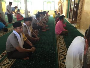 Jajaran Polres Tanjungpinang Laksana Sholat Jum’at Keliling