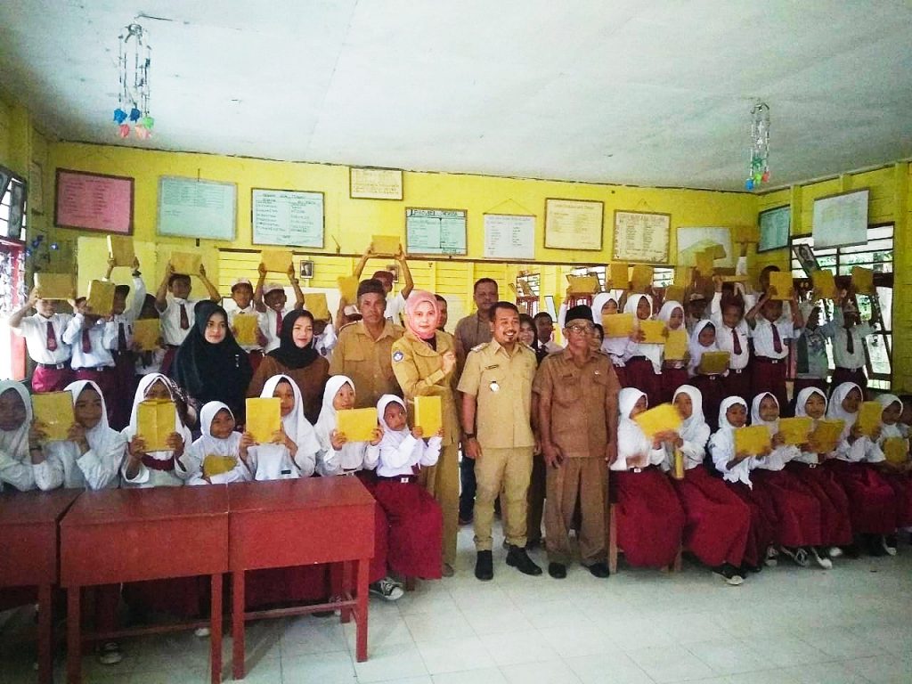 Camat Katang Bidare, Motivasi Pelajar SDN 008 Senayang, Bangga Jadi Anak Nelayan