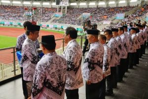 Nurdin Dapat Anugerah Dwija Praja Nugraha Dari PGRI Pusat
