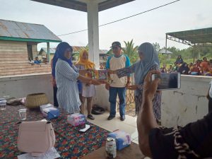 DPK Lingga Resmikan Taman Bacaan Yayasan Kajang di Desa Kelumu