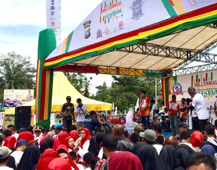 Lagu It’s My Life, Kapolres Lingga Hipnotis Kaum Millennial, Jingkrak-Jingkrak