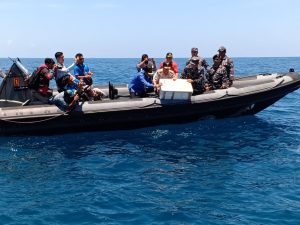 304.354 Baby Lobster Bernilai 46 Milyar Rupiah Dilepasliarkan di Natuna