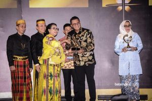 Apri Kembali Terima Anugerah KLA Tahun 2019