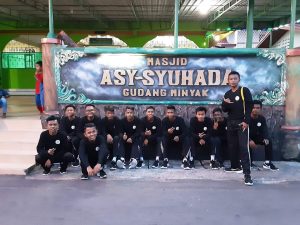 DI DEPAN MASJID
