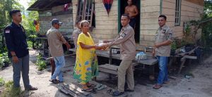 Ketua Hi-Melaya Kecamatan Singkep Pesisir Giat Bansos di Desa Lanjut