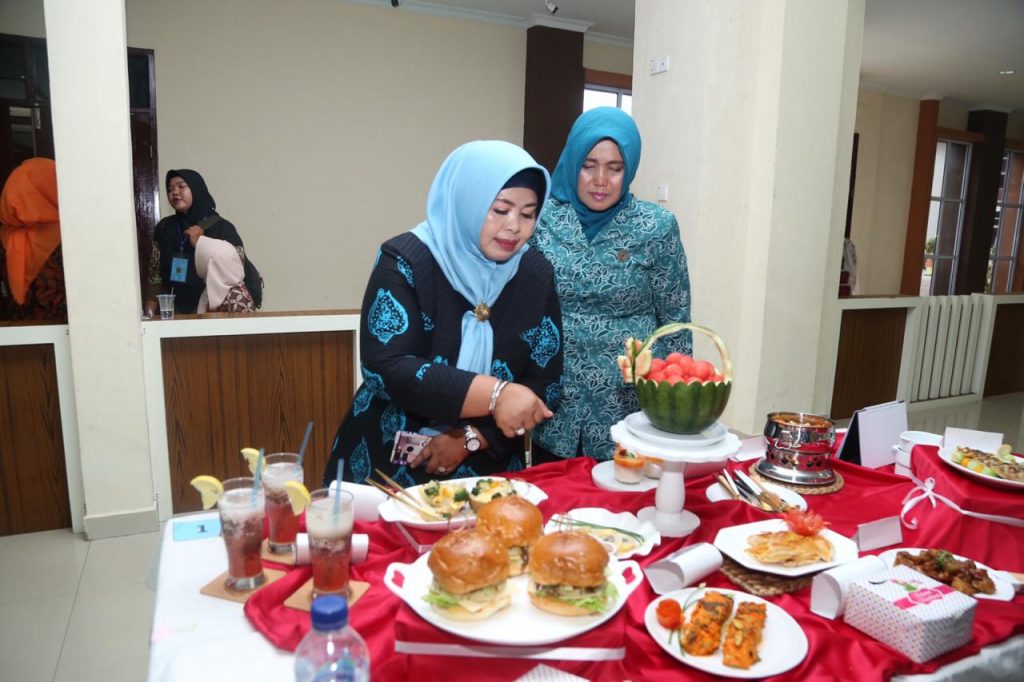 Tanjungpinang Juara 1 Lomba Masak Menu Keluarga Serba Ikan