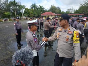 74 Personil Polres Natuna Menerima Kenaikan Pangkat