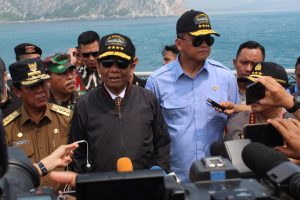 Menkopolhukam Gelar Ratas di KRI Semarang