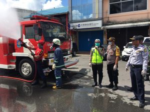 Polres Terus Semprot Desinfektan Sejumlah Fasum, Perkantoran Hingga Sekolah