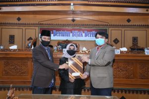 DPRD Sahkan Perubahan Perda Retribusi Pengujian Kendaraan Bermotor
