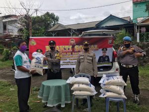 Berkah Hari Bhayangkara ke-74, Polres Kembali Bagikan Hampir Setengah Ton Beras Ke Warga