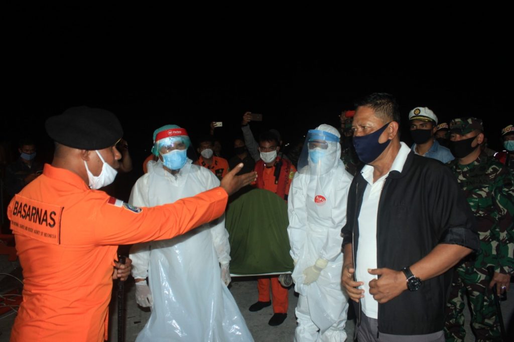 KM. Sidik Karam Dihantam Badai, 6 dari 7 ABK Berhasil Diselamatkan Kapal Guoyuan 28