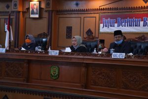 Plt. Walikota Tanjungpinang Sampaikan Ranperda Tentang Pertanggungjawaban Pelaksanaan APBD 2019