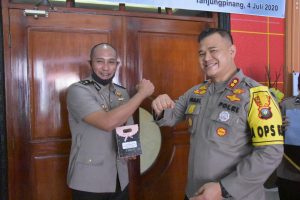 Bhabinkamtibmas Polres Tanjungpinang Raih Penghargaan dari Kapolda Kepri