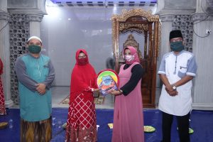 Rahma: Serahkan Bantuan Alat Musik Kompang Kepada BKMT AL- Hussein