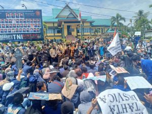 Aksi Demo Cabut Omnibus Law Jilid II, Disambut Oleh Ketua DPRD Bengkalis