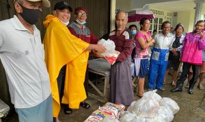 Dasril Kembali Terpanggil, Anggota Dewan Ini Kembali Bagi Paket Sembako Untuk Korban Banjir