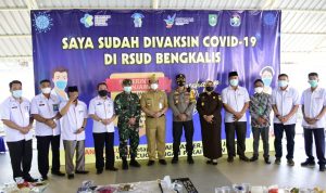 Syahrial Abdi Tinjau Vaksinasi Covid-19