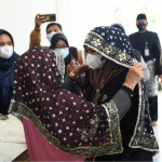Tudung Manto Sambut Kehadiran Dewi Kumalasari