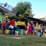 Debit Air Menurun PDAM Lingga Suplai Air Dengan Mobil Tangki