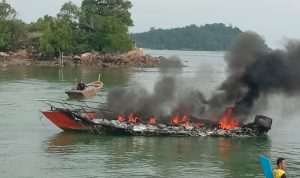 5 Orang Korban Kebakaran Kapal, Berhasil Dievakuasi POSAL Penuba