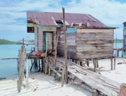 Rumah Warga Suku Laut Pulau Kuang di Lingga Memprihatinkan