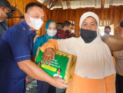 Jelang Perayaan HUT Kabupaten, Bupati Bagi-bagi Sembako