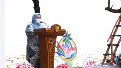 Disaksikan Masyarakat, Bupati Bengkalis Buka Festival Mandi Safar di Rupat Utara