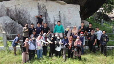 Tiga Komunitas Berkolaborasi Menggelar Touring Sejarah