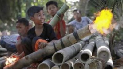 Tergerus Zaman, Tradisi Meriam Bambu di Lingga Kini Diperlombakan 