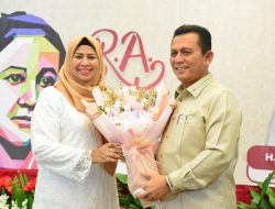 Ansar Berikan Penghargaan Kepada Tujuh Orang ‘Kartini’ Kepri