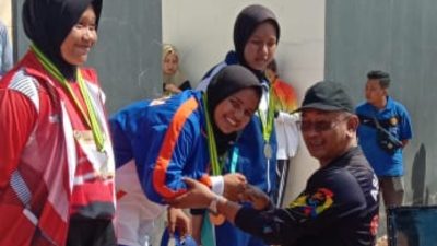 Atlet Lempar Lembing Suci Raih Mendali Emas