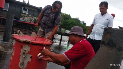 Pemkab Lingga Segel Tongkang SPBB Sungai Buluh, Diduga BBM Milik PLN