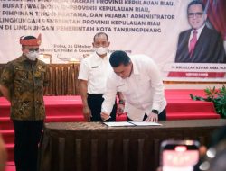 PJ Sekda Bintan Turut Tandatangani Komitmen Reformasi Birokrasi