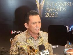 Ansar Terima Anugerah Indonesia Award Inews 2022 Katagori Transformation Digital