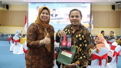 Dewi Ansar Buka Sosialisasi Peningkatan, Pembinaan dan Pengawasan Untuk Guru