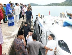 Provinsi Kepri Beri Bantuan Kepada 54 RT dan 23 RW di Kecamatan Senayang