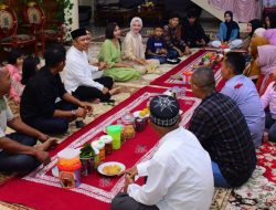 Open House Lebaran Malam Ke 2, Warga Tionghoa Kunjungi Kediaman Wabup Bagus Santoso